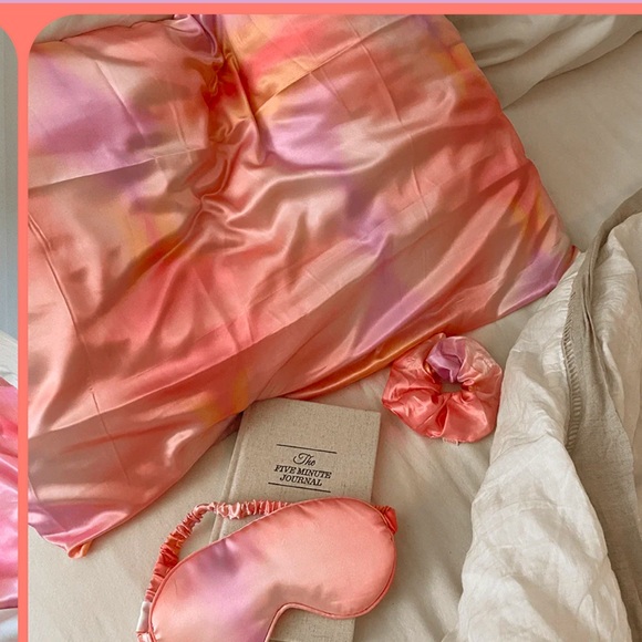Insert Name Here Sweet Dreams Satin Sleep Set - Picture 1 of 3